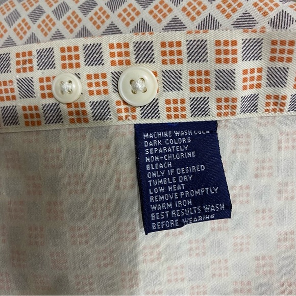 Chaps RL Men’s Orange & Gray Geo Print Short Sleeve Button Down - Picture 4 of 7